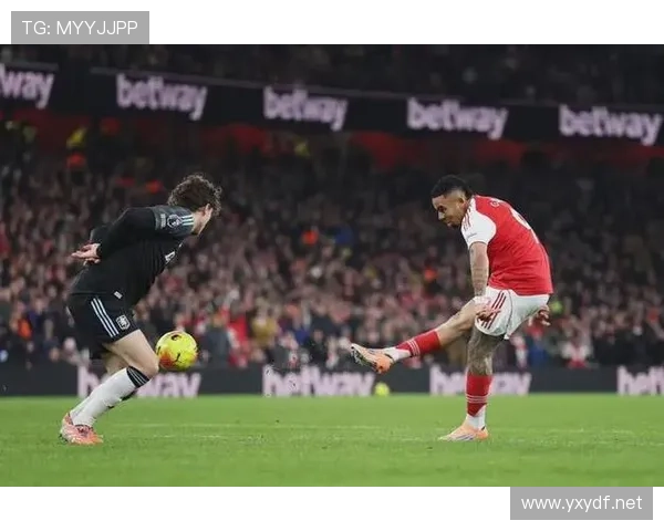 阿森纳争冠关键阶段掉链子，领先优势缩水竞争压力增加